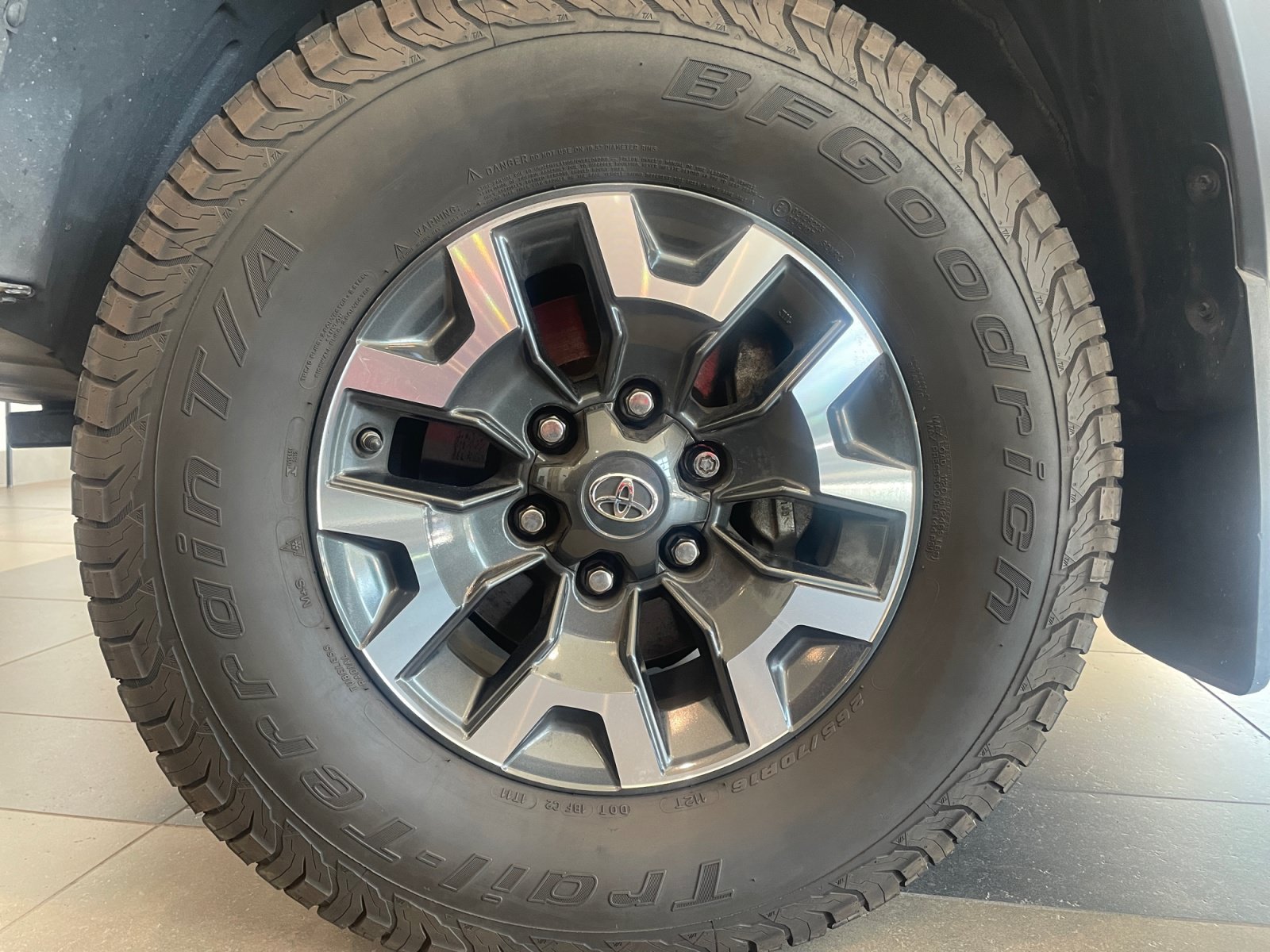 Used 2020 Toyota Tacoma TRD Off-Road AWD/4WD image 26