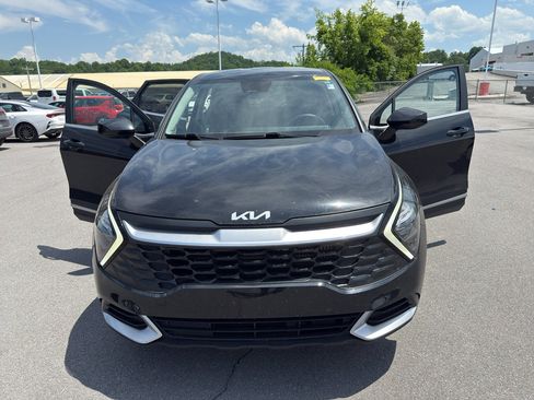 Used 2023 Kia Sportage LX FWD image 16
