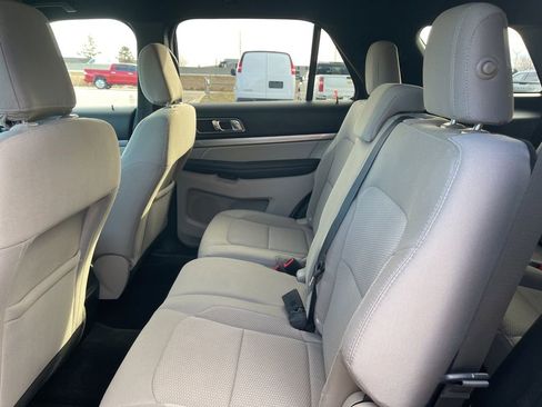 Used 2018 Ford Explorer XLT w/ Equipment Group 201A image 15