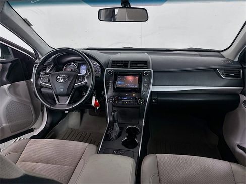 Used 2015 Toyota Camry image 23