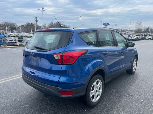 Used 2019 Ford Escape S image 5