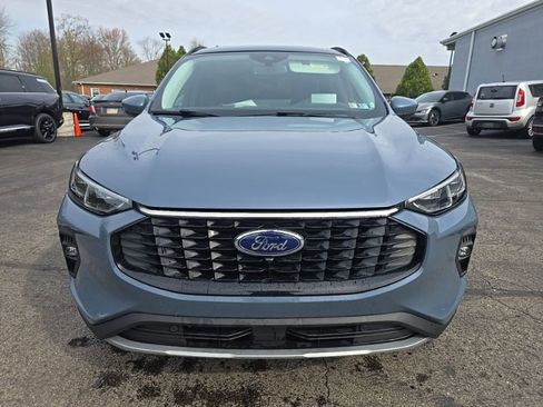 Used 2024 Ford Escape Platinum w/ Premium Technology Package AWD/4WD image 2