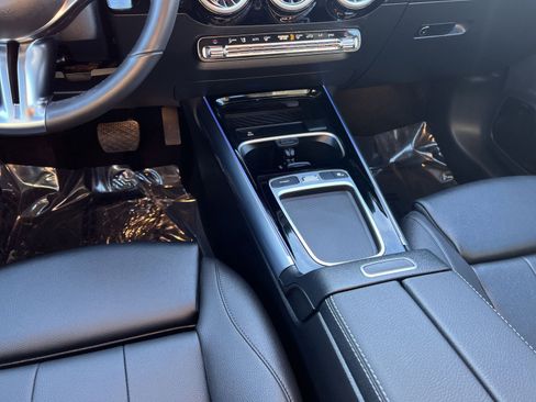 Used 2025 Mercedes-Benz GLA 250 4MATIC image 22