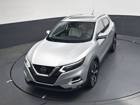 Used 2022 Nissan Rogue Sport SL w/ Premium Package FWD image 23
