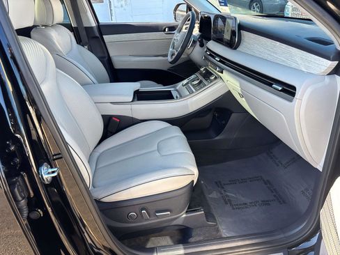Used 2025 Hyundai Palisade Calligraphy image 13