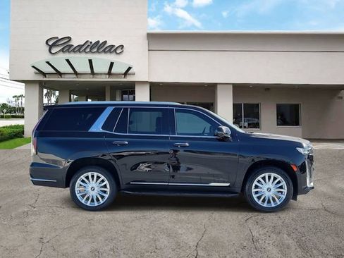 Certified 2023 Cadillac Escalade Luxury RWD image 6