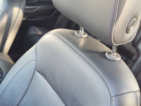 Used 2019 GMC Acadia SLT image 19