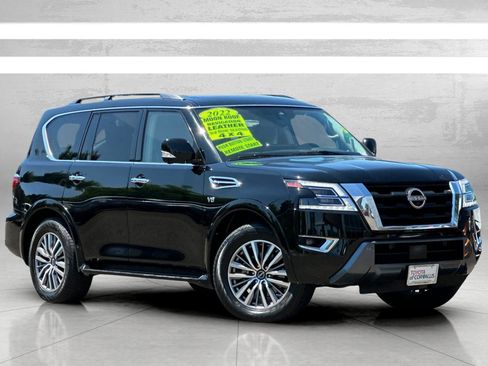 Used 2022 Nissan Armada SL w/ Captain's Chairs Package image 2