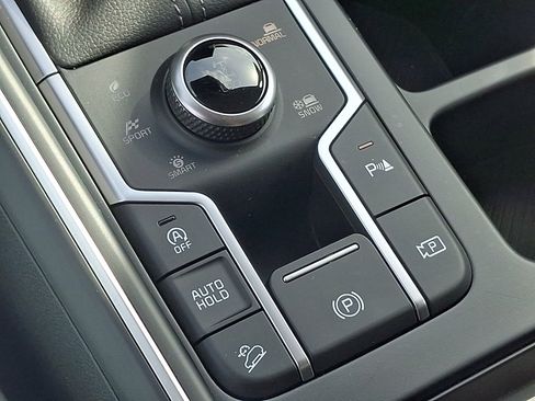 Used 2025 Kia Sorento S AWD/4WD image 24