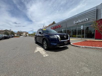 Used 2023 Nissan Pathfinder SL