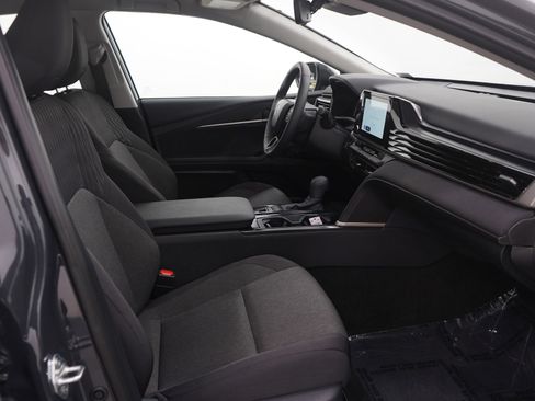 Used 2025 Toyota Camry LE image 10