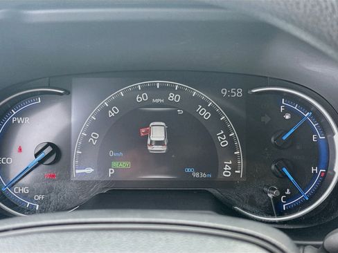 Used 2024 Toyota RAV4 LE AWD/4WD image 9