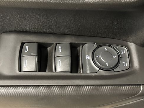 Used 2023 Chevrolet Silverado 1500 Custom image 16