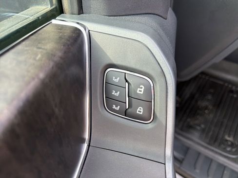 Used 2023 Ford F350 Lariat w/ FX4 Off-Road Package image 27