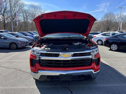 Used 2024 Chevrolet Silverado 1500 LT image 8