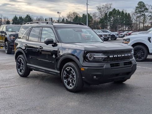 New 2025 Ford Bronco Sport Outer Banks w/ Outer Banks Tech Package+ AWD/4WD image 2