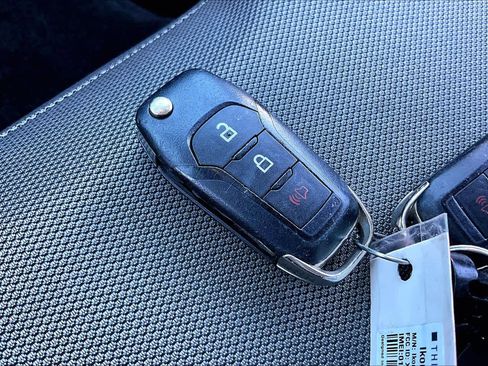 Used 2016 Ford F150 XLT image 14