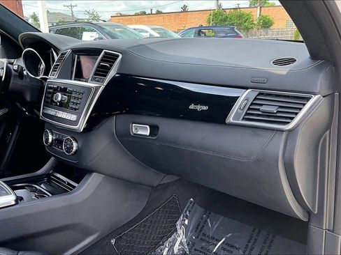 Used 2014 Mercedes-Benz ML 63 AMG 4MATIC image 25