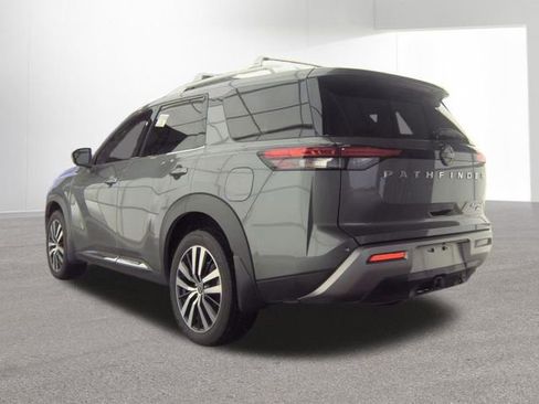 Used 2023 Nissan Pathfinder Platinum AWD/4WD image 3
