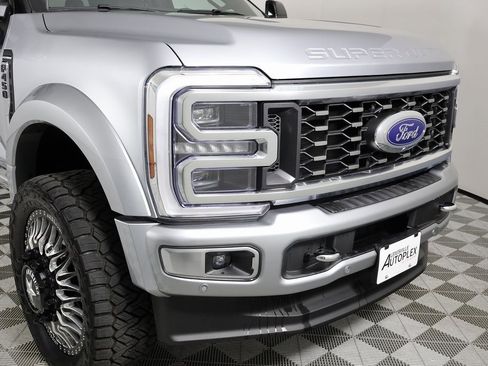 Used 2024 Ford F450 Platinum w/ FX4 Off-Road Package image 48