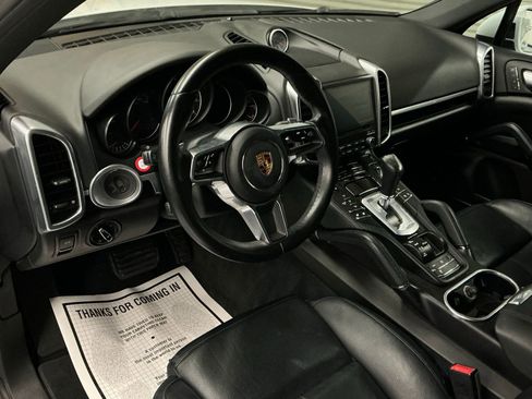 Used 2018 Porsche Cayenne Platinum Edition image 9
