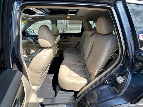 Used 2016 Nissan Rogue SL w/ SL Premium Package image 18