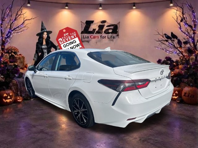 Used 2021 Toyota Camry SE FWD image 5