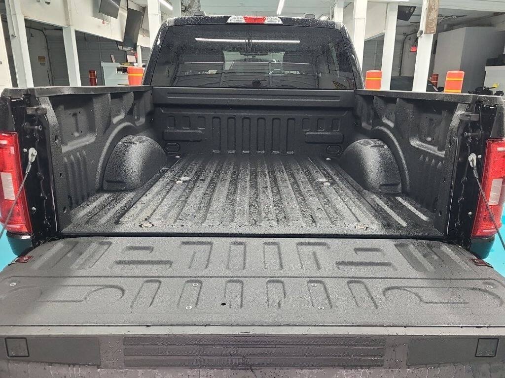 Used 2023 Ford F150 XLT AWD/4WD image 7