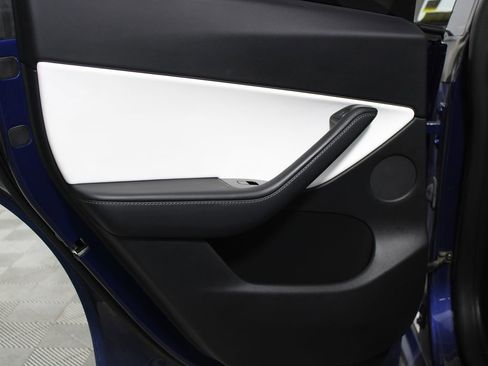 Used 2021 Tesla Model Y Performance image 28