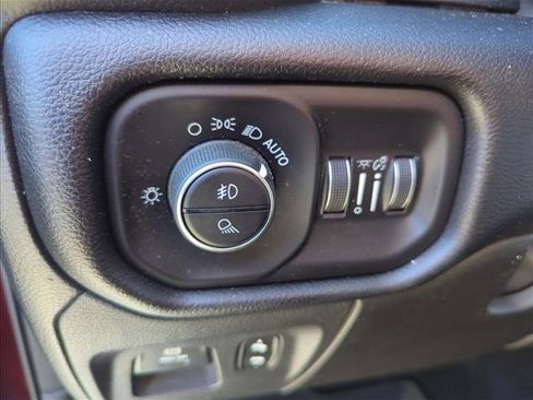 Used 2019 RAM 1500 Laramie image 25