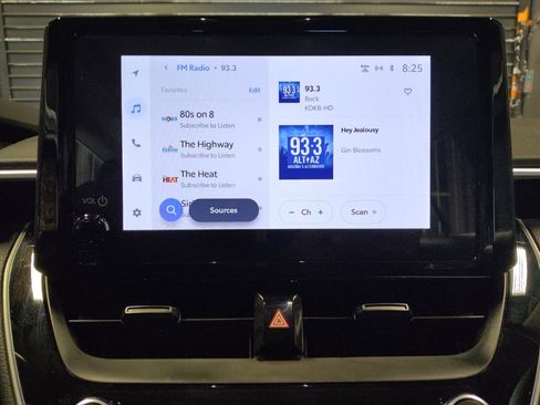 Used 2024 Toyota Corolla LE w/ LE Premium Package image 25