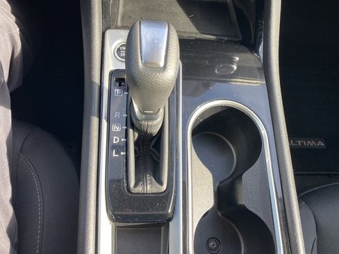 Used 2024 Nissan Altima 2.5 SV image 18