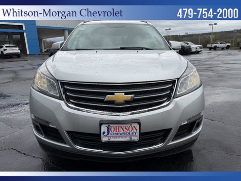 Used 2015 Chevrolet Traverse LT image 2
