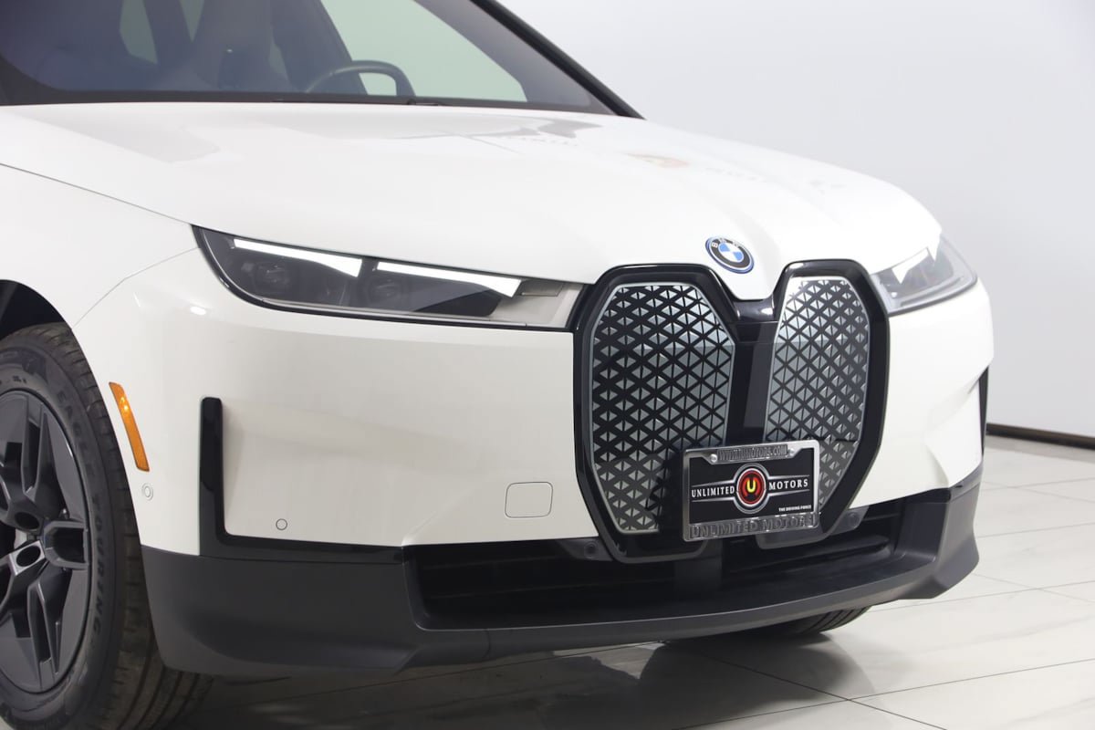 Used 2023 BMW iX xDrive50 AWD/4WD image 44