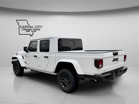 New 2026 Jeep Gladiator Sport image 4