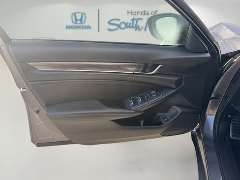 Used 2019 Honda Accord Sport image 19