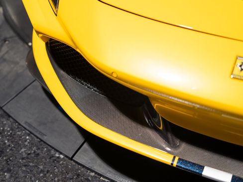 Used 2021 Ferrari F8 Tributo RWD image 22