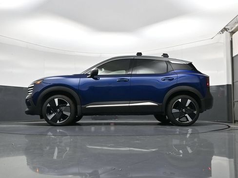 Certified 2025 Nissan Kicks SR FWD image 22