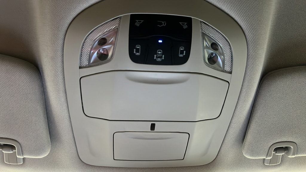 Used 2024 Chrysler Pacifica Touring-L FWD image 33