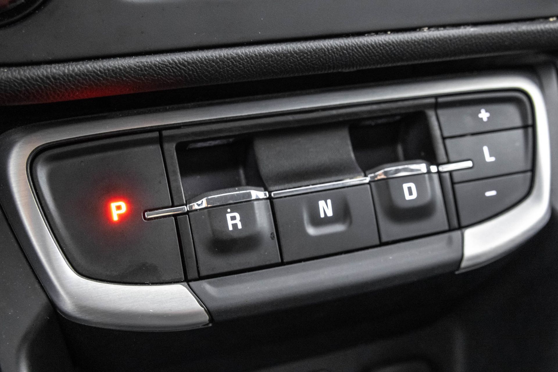 Used 2024 GMC Terrain SLE AWD/4WD image 29