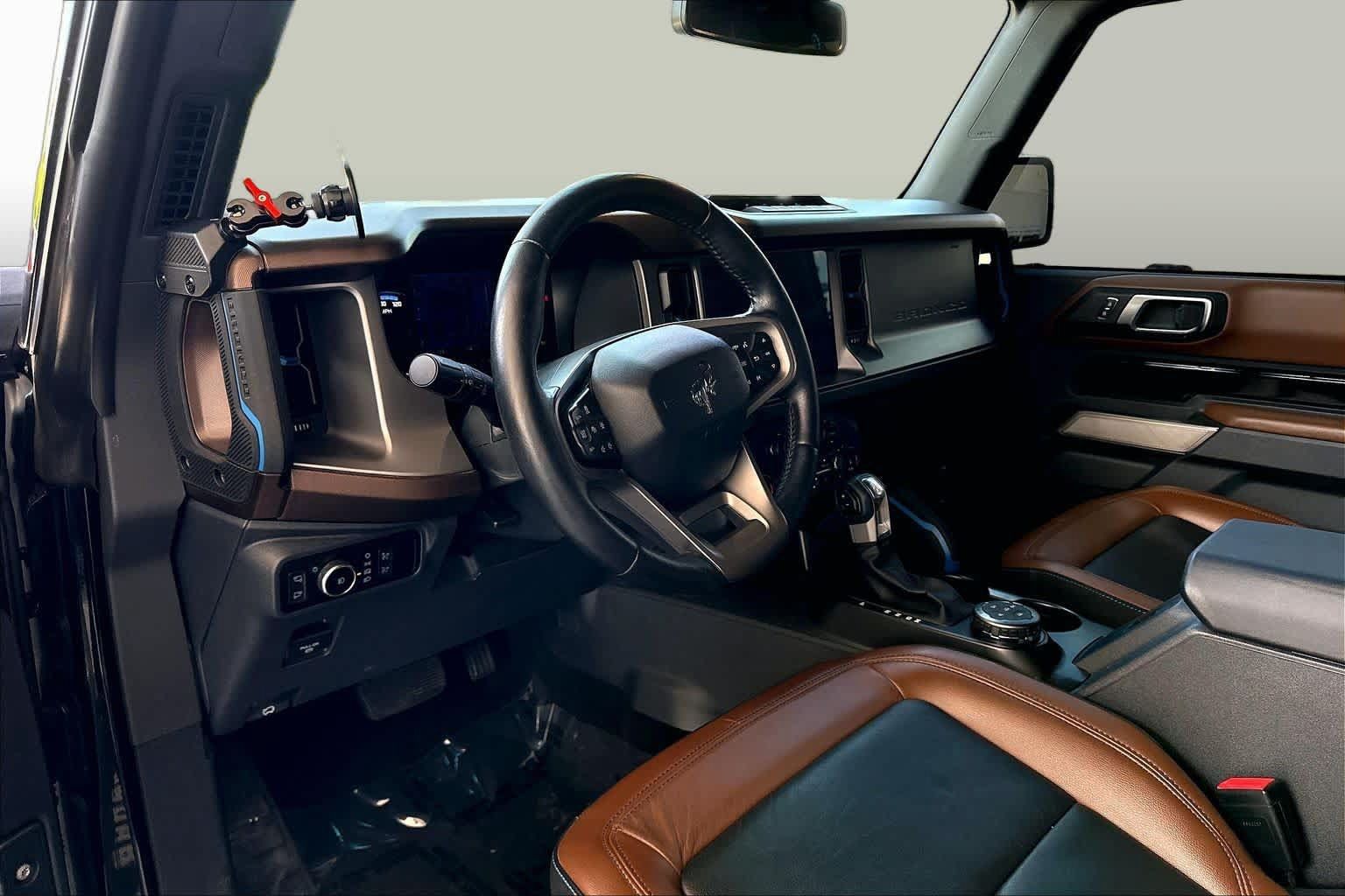 Used 2022 Ford Bronco Outer Banks w/ Sasquatch Package AWD/4WD image 18