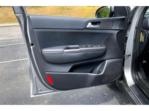 Used 2020 Kia Sportage LX FWD image 19