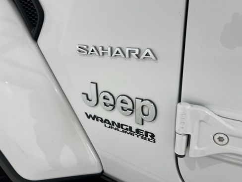 Used 2020 Jeep Wrangler Unlimited Sahara AWD/4WD image 25