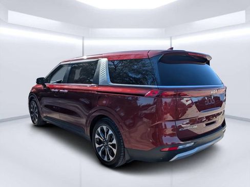 Used 2022 Kia Carnival EX image 6