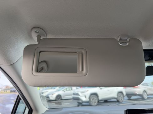 Used 2025 Toyota Corolla LE image 29