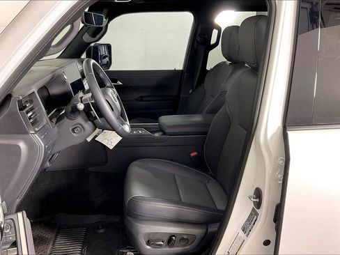 Used 2025 Lexus GX 550 w/ Accessory Package (2T) image 34