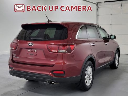 Used 2019 Kia Sorento LX image 9