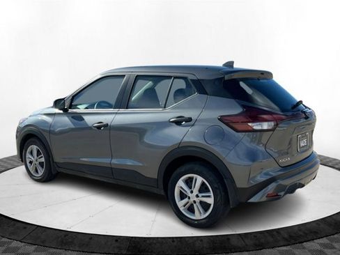 Used 2025 Nissan Kicks Play S image 3