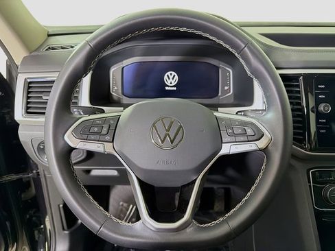 Used 2023 Volkswagen Atlas SE image 12
