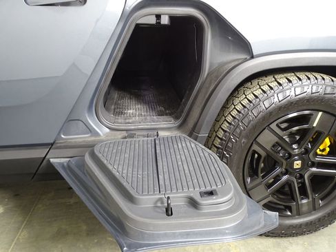 Used 2022 Rivian R1T Adventure image 43